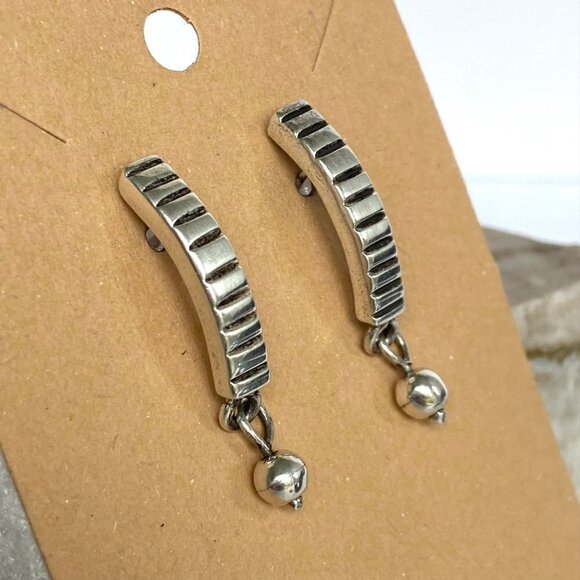 Solid Sterling Silver 925 Curved Textured Quarter Hoop Dangle Ball Post Earrings - Picture 3 of 16